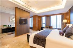 Executive Deluxe City-view Queen Room