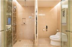 Executive Deluxe River-view Queen Room