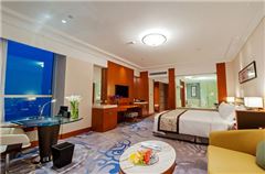 Superior River-view Queen Room