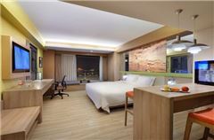 Wooden Panoramic Queen Room