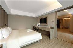 Wooden Panoramic Suite