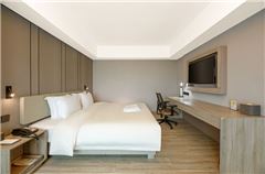 Wooden Panoramic Suite