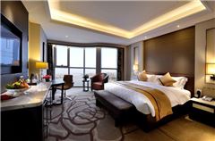 Deluxe River-view Queen Room