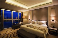Luxury Suite