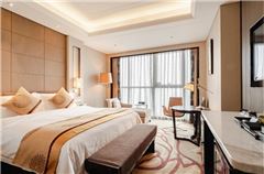 Deluxe River-view Queen Room