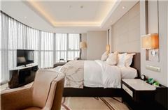 Deluxe River-view Suite