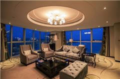 Luxury Suite