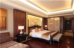 Queen Room B
