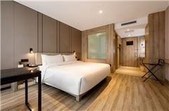 Executive Queen Room