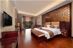 Deluxe River-view Queen Room