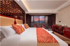Exquisite River-view Queen Room