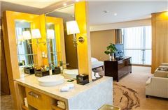 Executive Queen Room