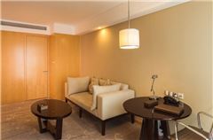 Executive Queen Room