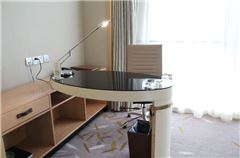 Business Queen Room
