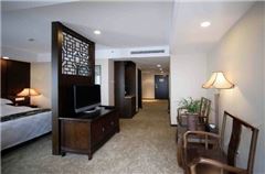Courtyard Suite