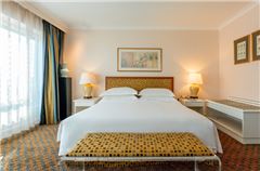 Executive Queen Room