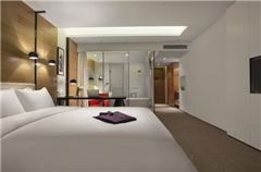 Hollywood Room