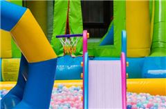 Aire de jeux pour enfants / club pour enfants