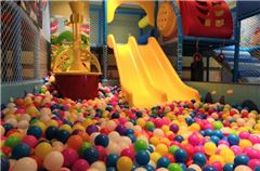 Aire de jeux pour enfants / club pour enfants