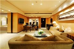 Executive Suit