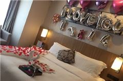 Deluxe Queen Room