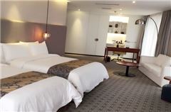 Deluxe Family Room