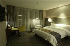 River-view Queen Room