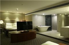 River-view Executive Deluxe Suit