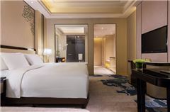 Executive Deluxe Queen Room