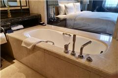 Executive Deluxe Queen Room