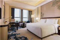 Executive Deluxe Queen Room