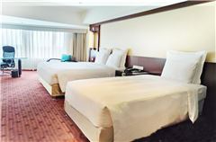 Warm Family Parent Child Twin Room