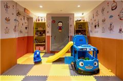 Parco giochi per bambini / miniclub