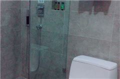 Business Queen Room