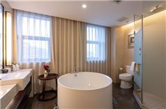 Executive Business Queen Room