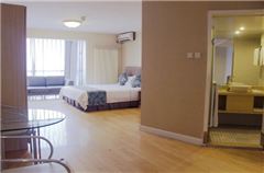 Business Queen Room