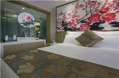 Business Queen Room