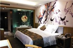 Luxury Queen Room