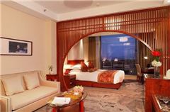 Signature Lake View Room
