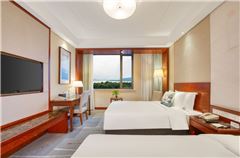 Lake-view Twin Room