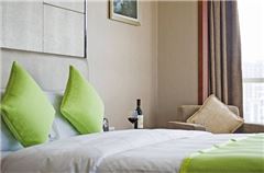 Deluxe Panoramic Suite