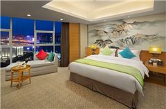 Executive Panoramic Suite