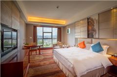 Superior Garden-view Queen Room