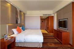 Superior Garden-view Queen Room