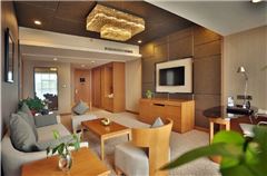Deluxe Panoramic Suite