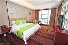 Deluxe Panoramic Suite