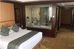 Panoramic Queen Room