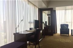 Panoramic Queen Room