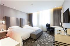 Elegant Twin Room