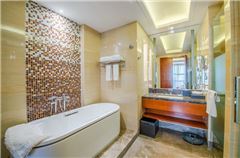 Executive  Deluxe  Queen Suite